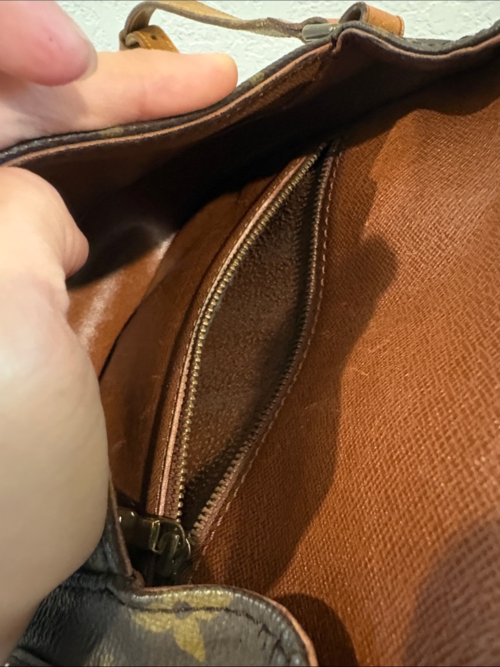 Louis Vuitton LP0970 MM Saint Cloud Brown Monogram Crossbody Bag - Picture 13 of 14